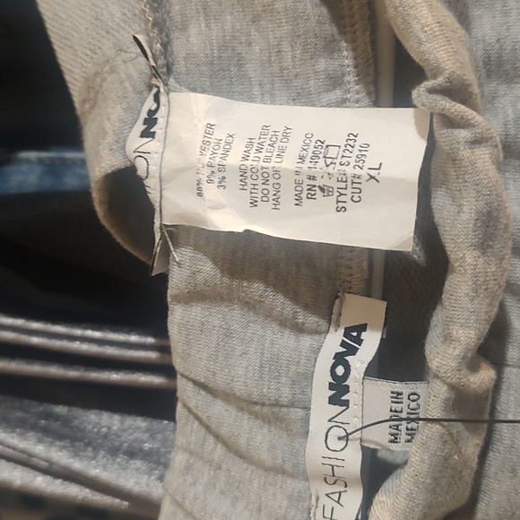 Fashion Nova jogger set - Picture 4 of 5